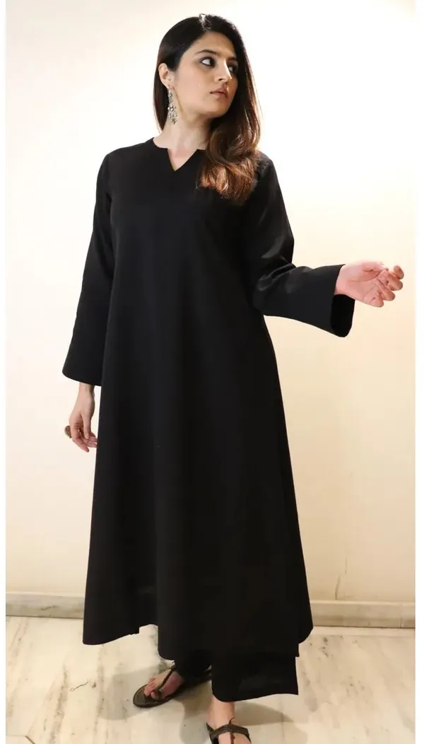 Black_Printed_Ethnic_Wear_Set_for_Women