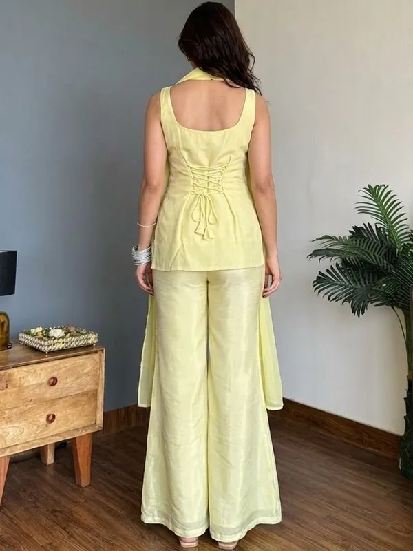 Yellow_Embroidered_Kurta_Set_for_Women