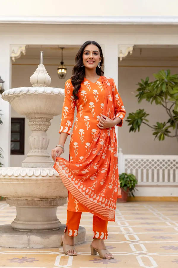 Orange_Floral_Print_Ethnic_Kurta_Set_for_Women