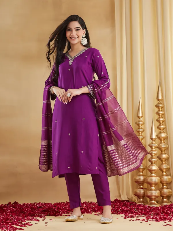 Purple_Embroidered_Kurta_Set_for_Women