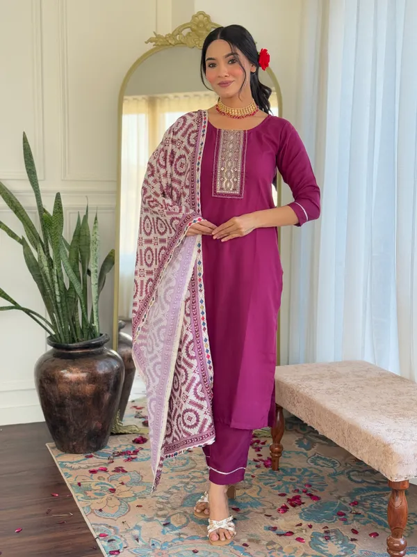 Printed_Straight_Kurta_Set_With_Dupatta_For_Women