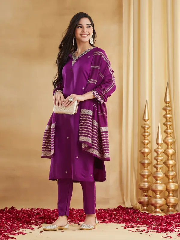 Purple_Embroidered_Kurta_Set_for_Women