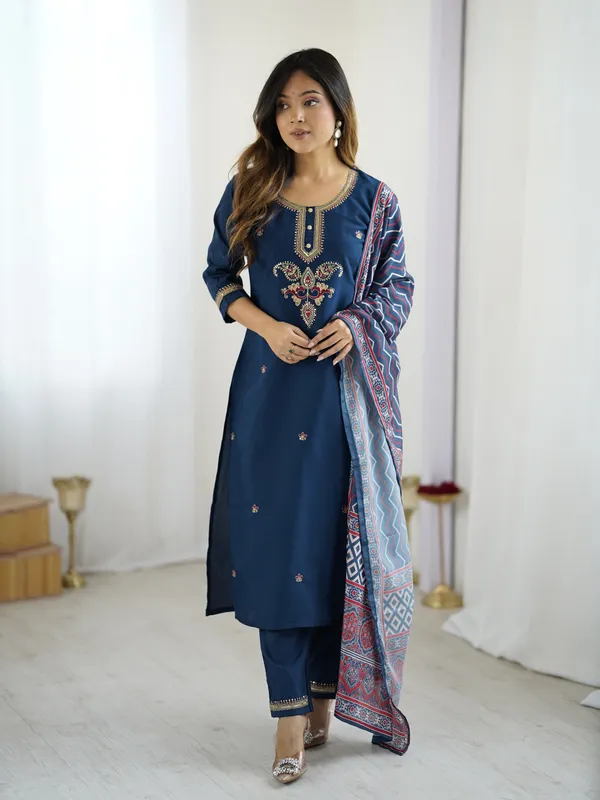 Navy_Embroidered_Straight_Kurta_Set_For_Women
