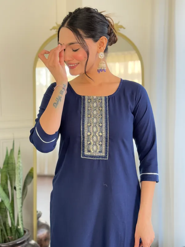 Printed_Straight_Kurta_Set_With_Dupatta_For_Women