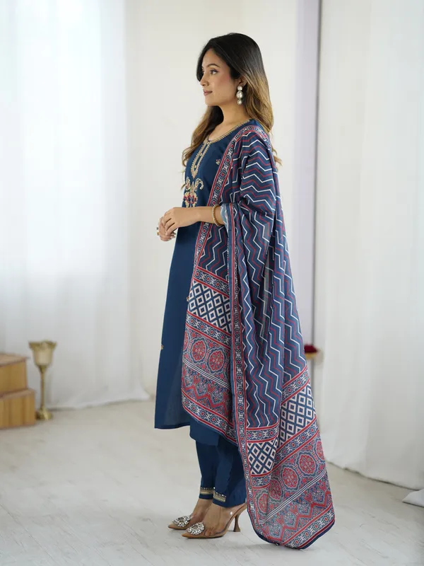 Navy_Embroidered_Straight_Kurta_Set_For_Women