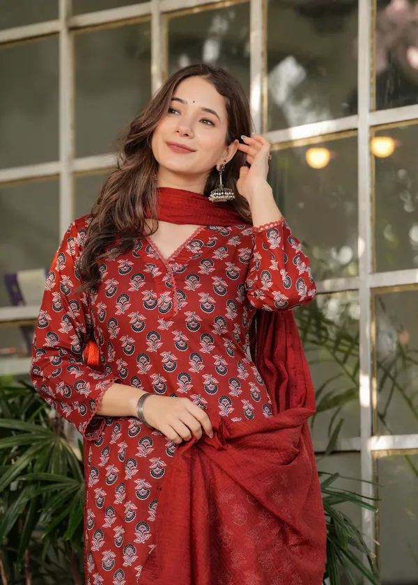 Red_Printed_Straight_Kurta_Set_for_Women