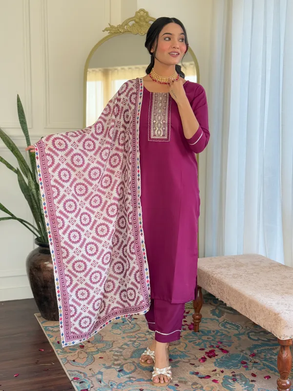 Printed_Straight_Kurta_Set_With_Dupatta_For_Women