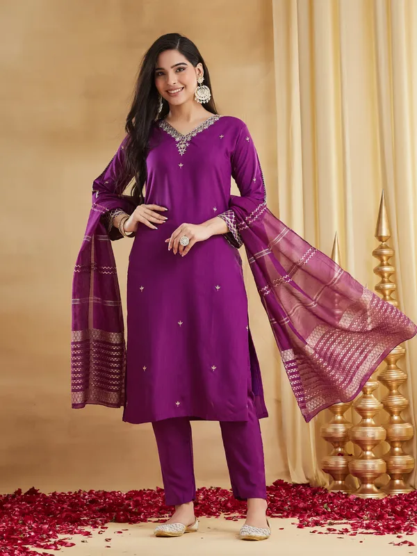 Purple_Embroidered_Kurta_Set_for_Women