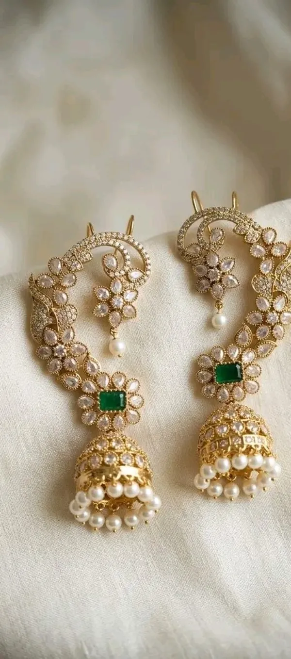 Kundan_Ear_Cuff_Jhumka_Earrings_with_Emerald_Green_Stone