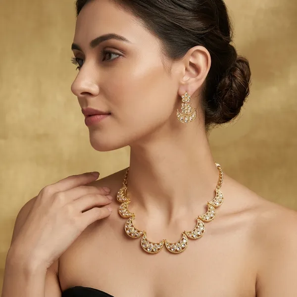 White_Golden_Alloy_Crescent_Kundan_Necklace_Set_For_Women