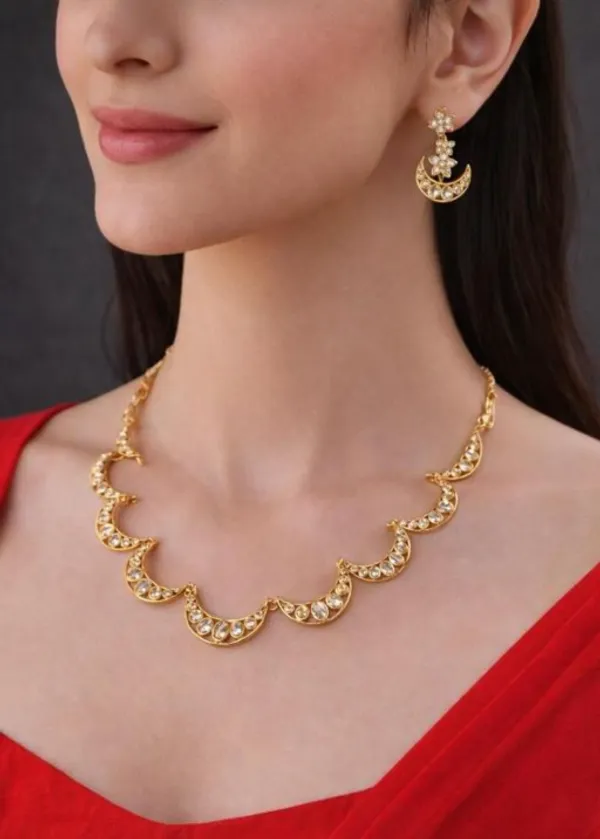 White_Golden_Alloy_Crescent_Kundan_Necklace_Set_For_Women