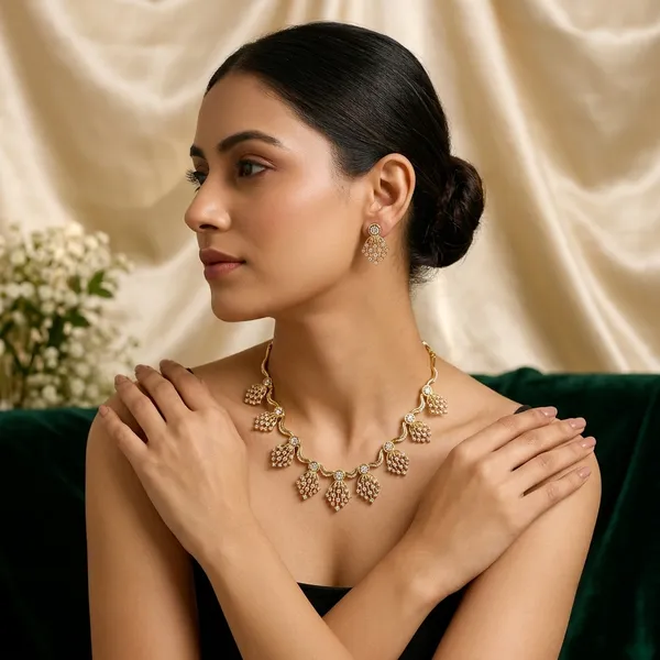 White_Golden_Alloy_Floral_Motif_Necklace_Set_For_Women