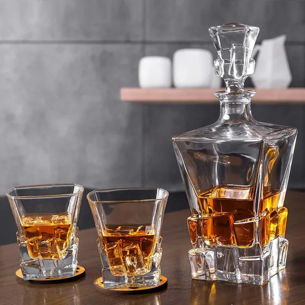 Set_of_7_Crystal_Whiskey_Decanter_–_750ml_Decanter_with_6_x_300ml_Glasses