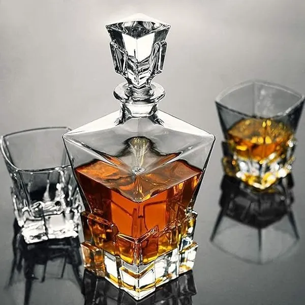 Set_of_7_Crystal_Whiskey_Decanter_–_750ml_Decanter_with_6_x_300ml_Glasses