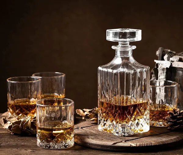 Set_of_7_Transparent__Glass_Barware_Whiskey_Decanter