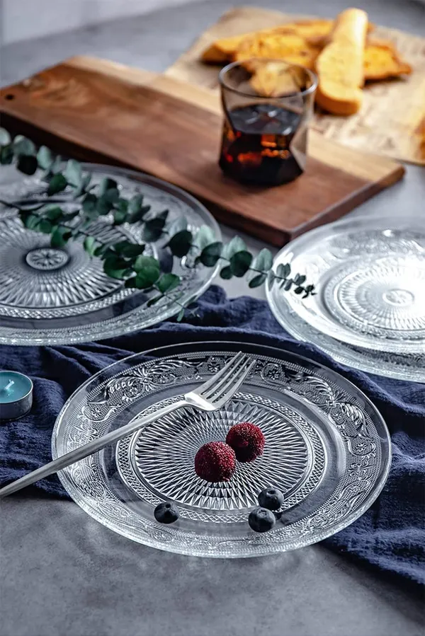 Set_of_4_6_Inches_Transparent__Glass_Snack_&_Serving_Plates_Glass_Plate