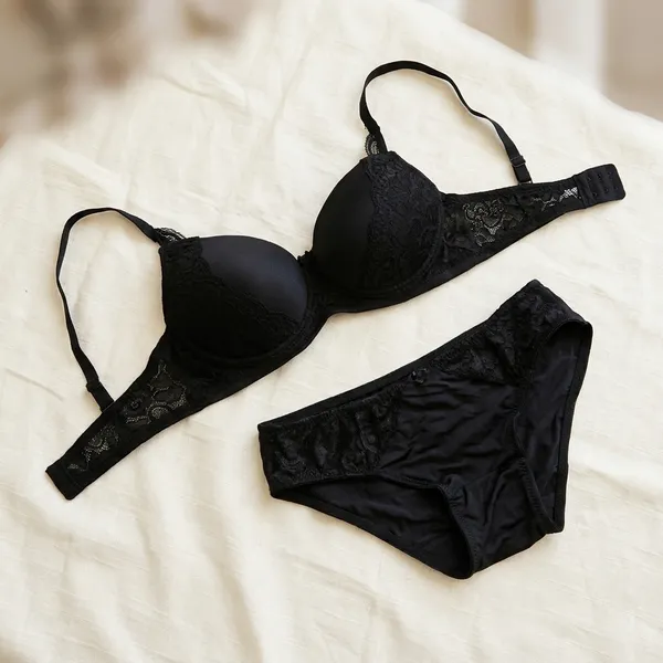 Black_Nylon_Lace_Padded_Push-Up_Bra_And_Panty_Set_For_Women