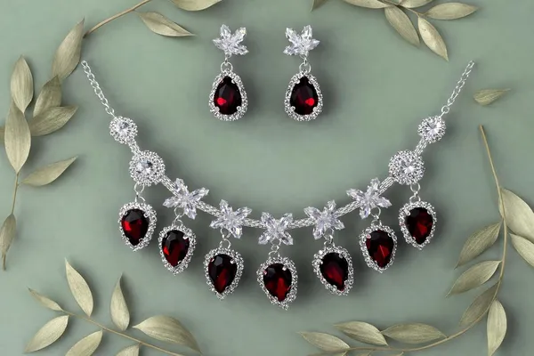 White_And_Red_Alloy_Crystal_Teardrop_Statement_Necklace_Set_For_Women