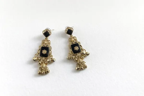 Black_Stone_Kashmiri_Gold_Tone_Ghungroo_Dangler_Earrings_For_Women