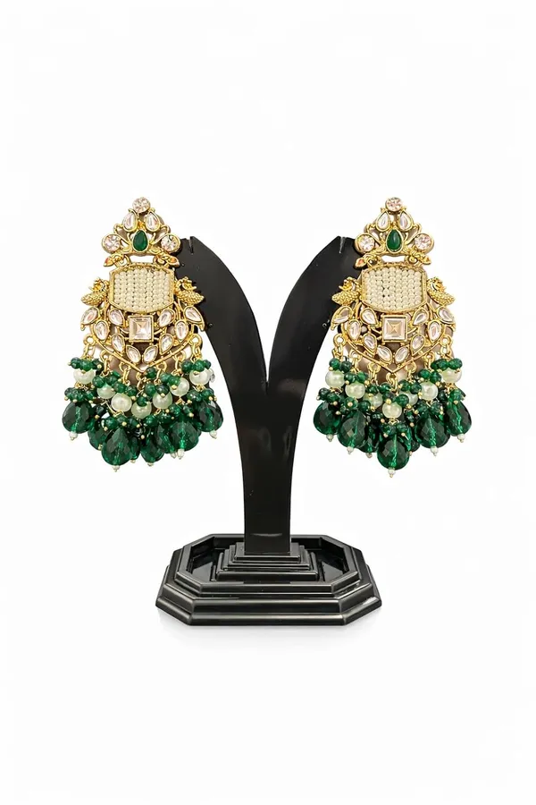 Emerald_Green_Kundan_Gold_Tone_Chandelier_Dangler_Earrings_For_Women