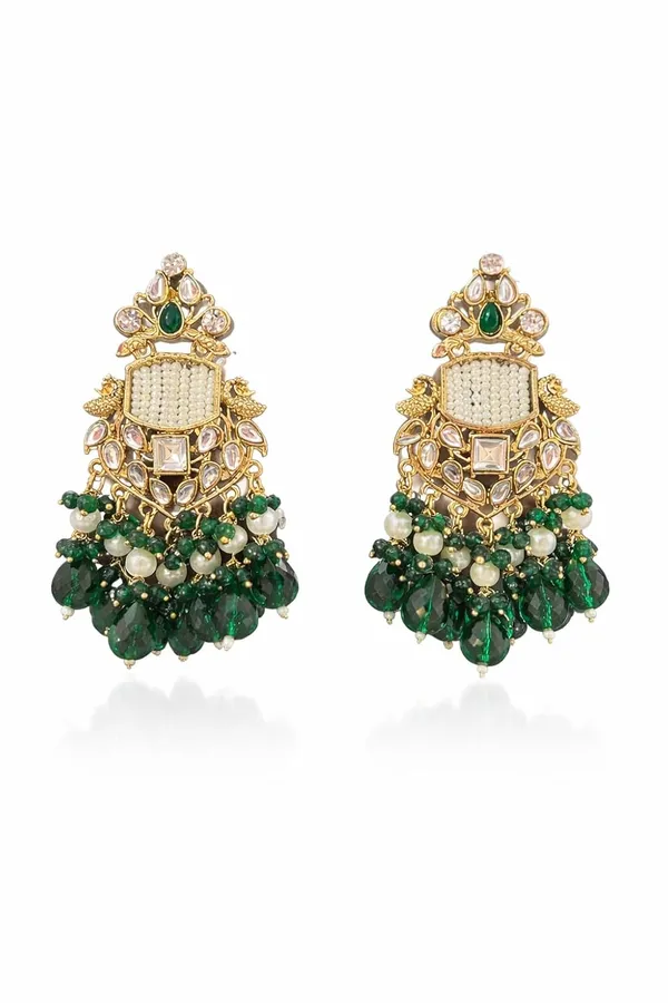 Emerald_Green_Kundan_Gold_Tone_Chandelier_Dangler_Earrings_For_Women
