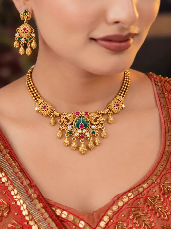Zeeba_Jewels_–_Traditional_Gold-Tone_Necklace_Set_with_Earrings_&_Maang_Tikka