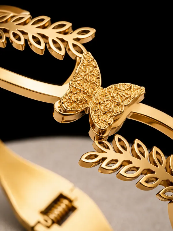 Zeeba_Flutter_Gold_Plated_Butterfly_&_Leaf_Designer_Bracelet