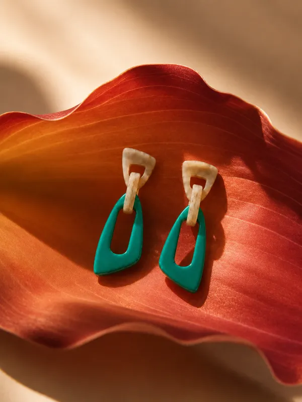 Zeeba_Jewels_Geometric_Statement_Dangler_Earrings_for_Women_|_Contemporary_Acrylic_Link_Earrings_|_Lightweight_Designer_Drop_Earrings_for_Everyday_Elegance