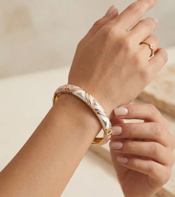 Gold_Metal_Enamel_Twisted_Bangle_Bracelet_For_Women_(BRENCF-03B)