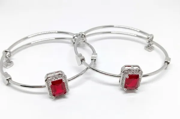 Silver_Stainless_Steel_Red_Crystal_Stone_Adjustable_Bracelet_For_Women_(BRSSCF-41A)