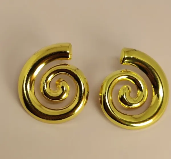 Gold_Stainless_Steel_Spiral_Stud_Earrings_For_Women_(ERSS-24)