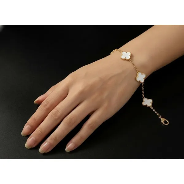 Gold_Stainless_Steel_White_Mother_Of_Pearl_Clover_Charm_Bracelet_For_Women_(BRSSCN-01A)