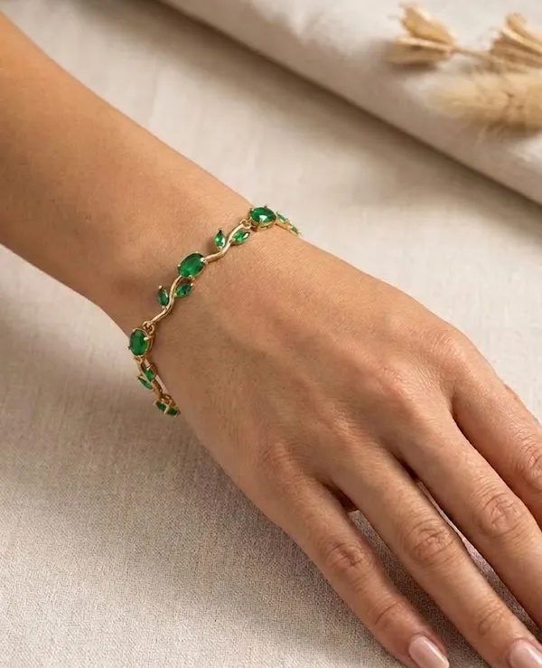 Gold_Plated_Green_Stone_Vine_Design_Bracelet_For_Women_(BRADCN-04B)