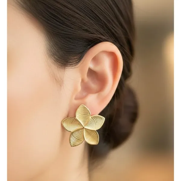 Gold_Stainless_Steel_Floral_Stud_Earrings_For_Women_(ERSS-08)