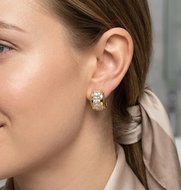 Gold_Plated_Crystal_Channel_Set_Hoop_Earrings_For_Women_(ERSS-42)