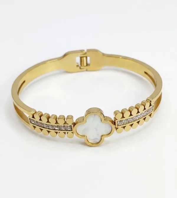 Gold_Stainless_Steel_White_Clover_Crystal_Charm_Bracelet_For_Women_(BRSSCF-44)
