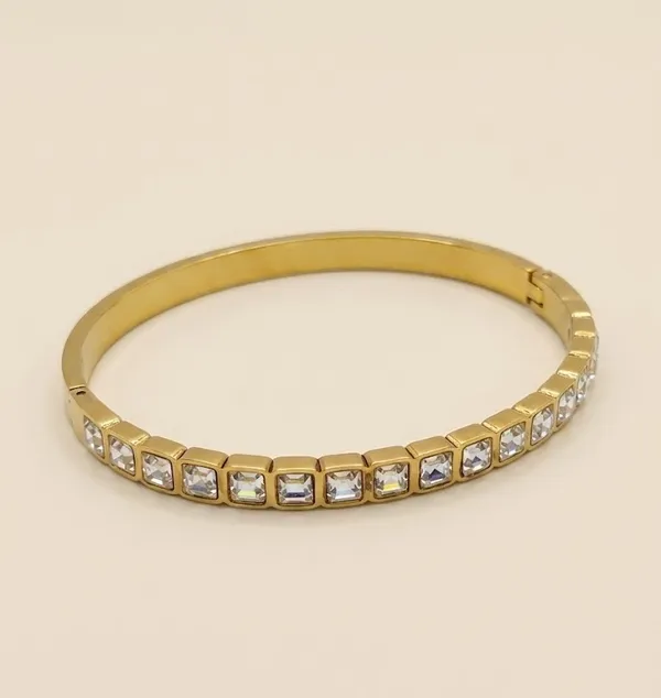 Gold_Stainless_Steel_Crystal_Studded_Hinged_Bangle_Bracelet_For_Women_(BRSSCF-49)