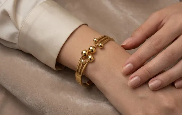 Gold_Stainless_Steel_Multi_Sphere_Bangle_Bracelet_For_Women_(BRSSCF-38)