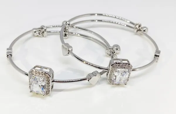 Silver_Stainless_Steel_Crystal_Geometric_Adjustable_Bracelet_For_Women_(BRSSCF-41B)