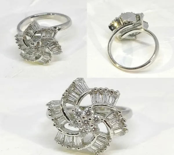 Silver_Plated_Cubic_Zirconia_Floral_Cocktail_Ring_For_Women_(RGSS-06B)