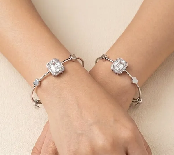 Silver_Stainless_Steel_Crystal_Geometric_Adjustable_Bracelet_For_Women_(BRSSCF-41B)