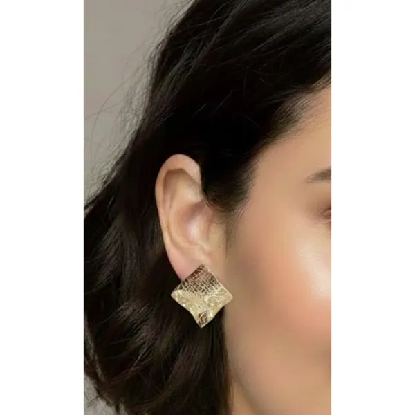 Gold_Stainless_Steel_Diamond_Shape_Textured_Stud_Earrings_For_Women_(ERSS-18)
