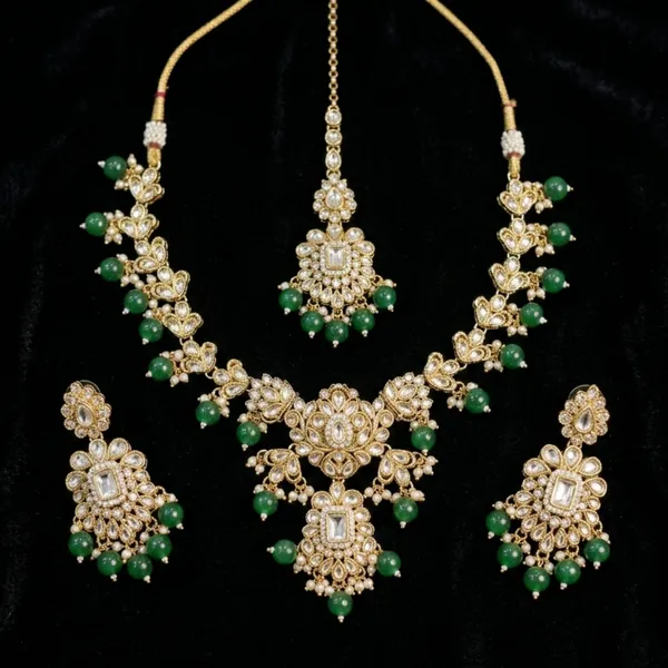 Emerald_Elegance_Kundan_Bridal_Necklace_Set