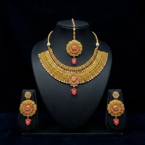 Aahana_Floral_Kundan_Choker_Set_With_Maang_Tikka