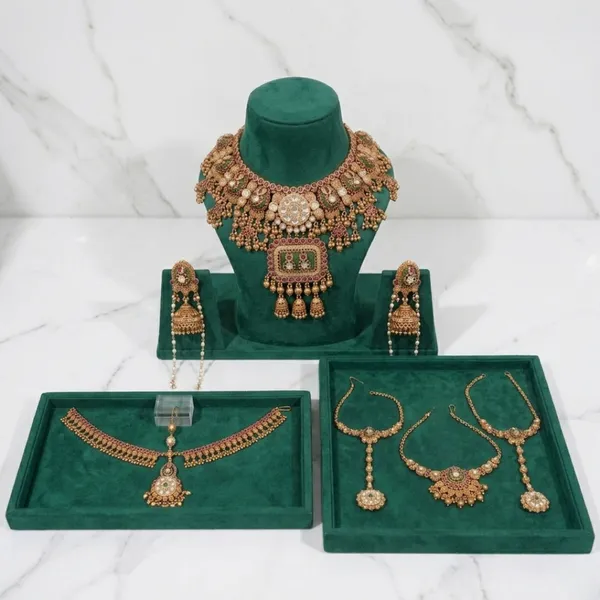 Empress_Emerald_&_Ruby_Antique_Gold_Bridal_Jewellery_Set