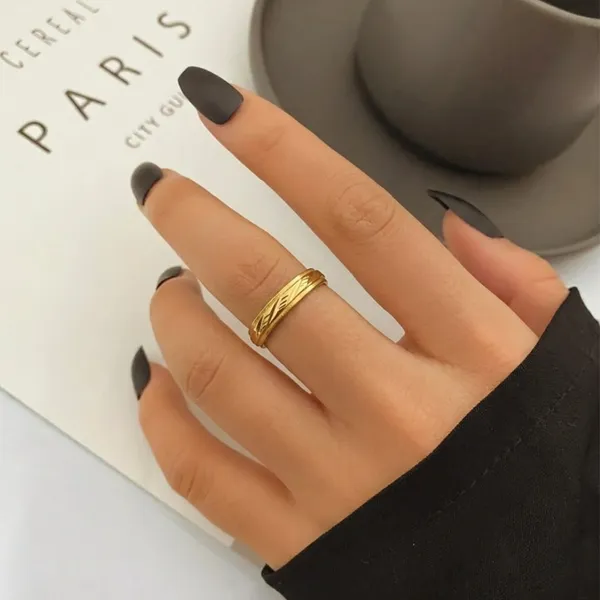 Gilded_Swirl_Cocktail_Ring