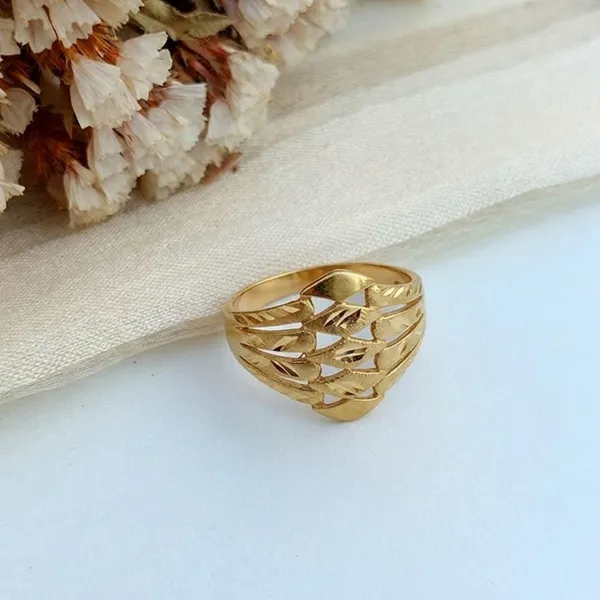 Gilded_Swirl_Filigree_Ring