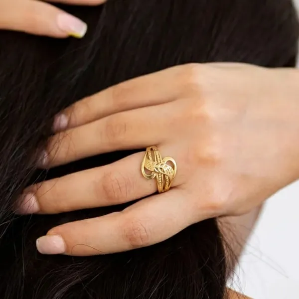 Luna_Petal_Ring