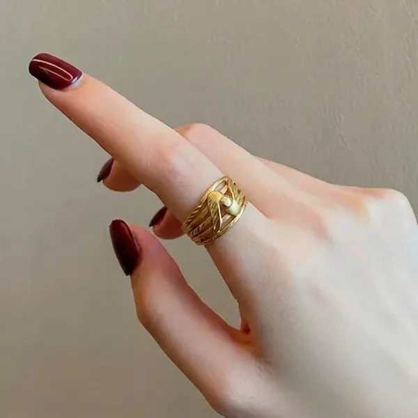 Lyra_Textured_Band_Ring