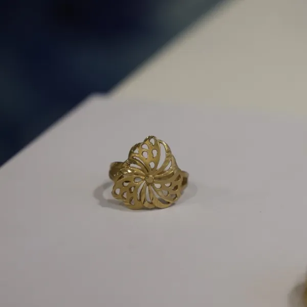 Golden_Pinwheel_Filigree_Ring
